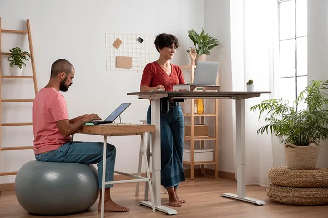 Cover for Travail de bureau, comment l’ergonomie peut vous éviter bien des douleurs